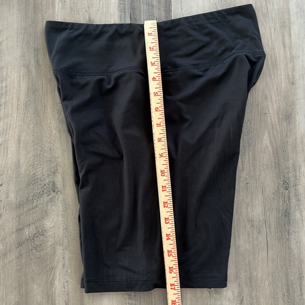 Women’s American Eagle Large Black Bike Shorts super soft in good condition - Picture 6 of 10